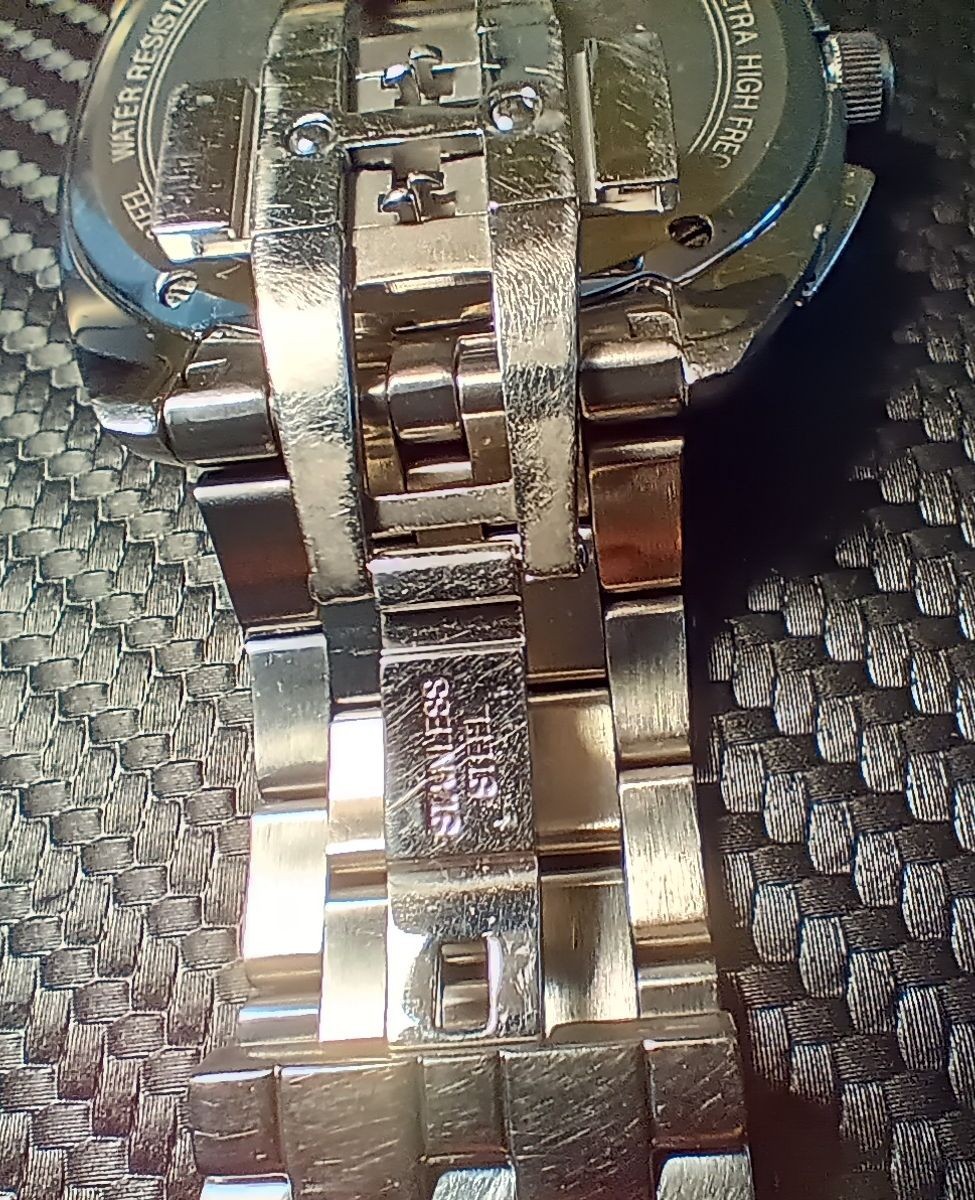 Bulova 96A186 Curv Chronograph Men’s Watch Silver working Fix or Part