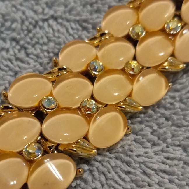 Gold Tone Link Tennis Bracelet Oval Beige Pink Cabochons Clear Rhinestones 7 in