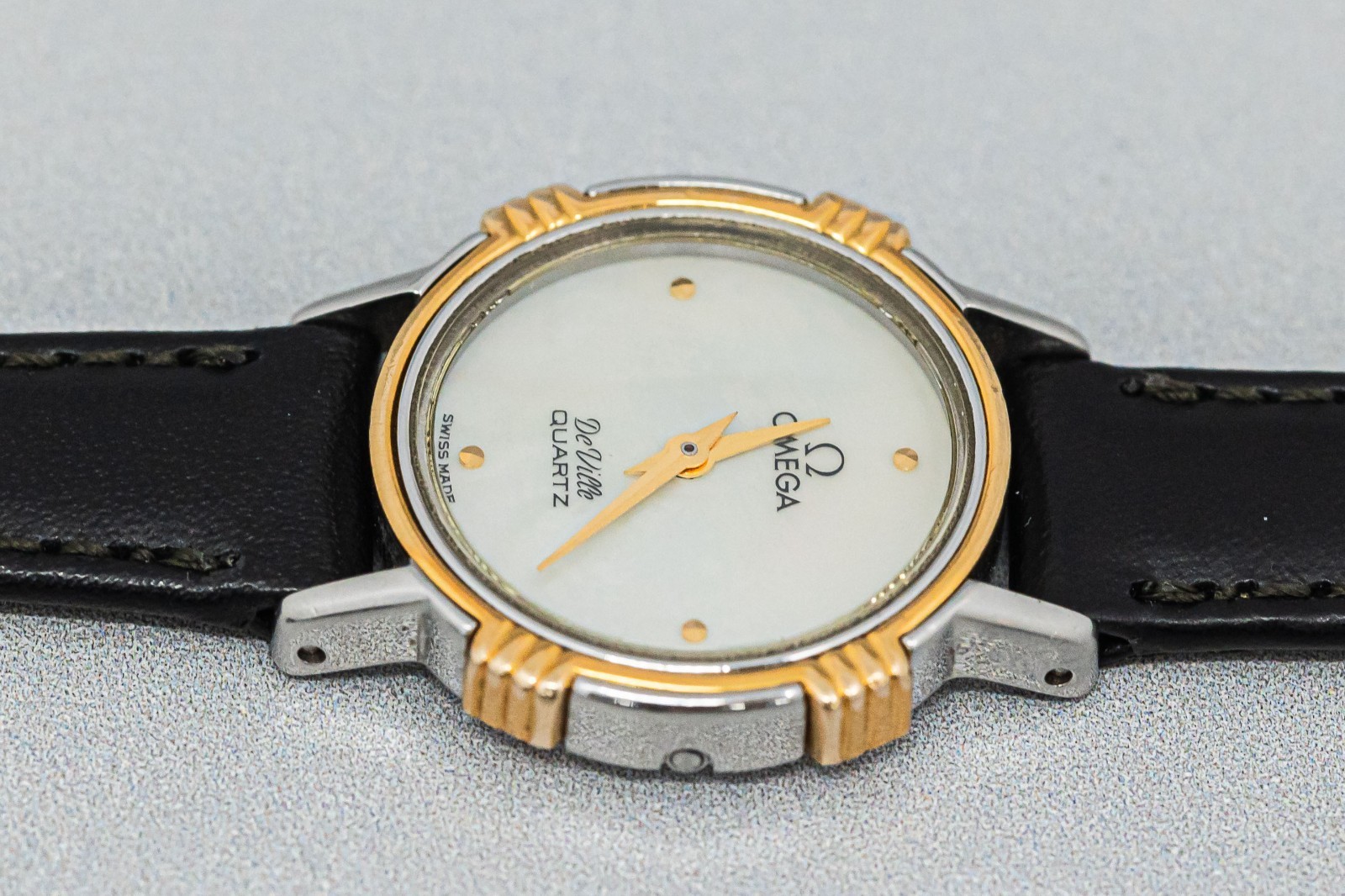 Vintage 1980 *NEAR MINT* OMEGA De Ville Cal.1387 Qz Push Shell Dial 22mm Women’s