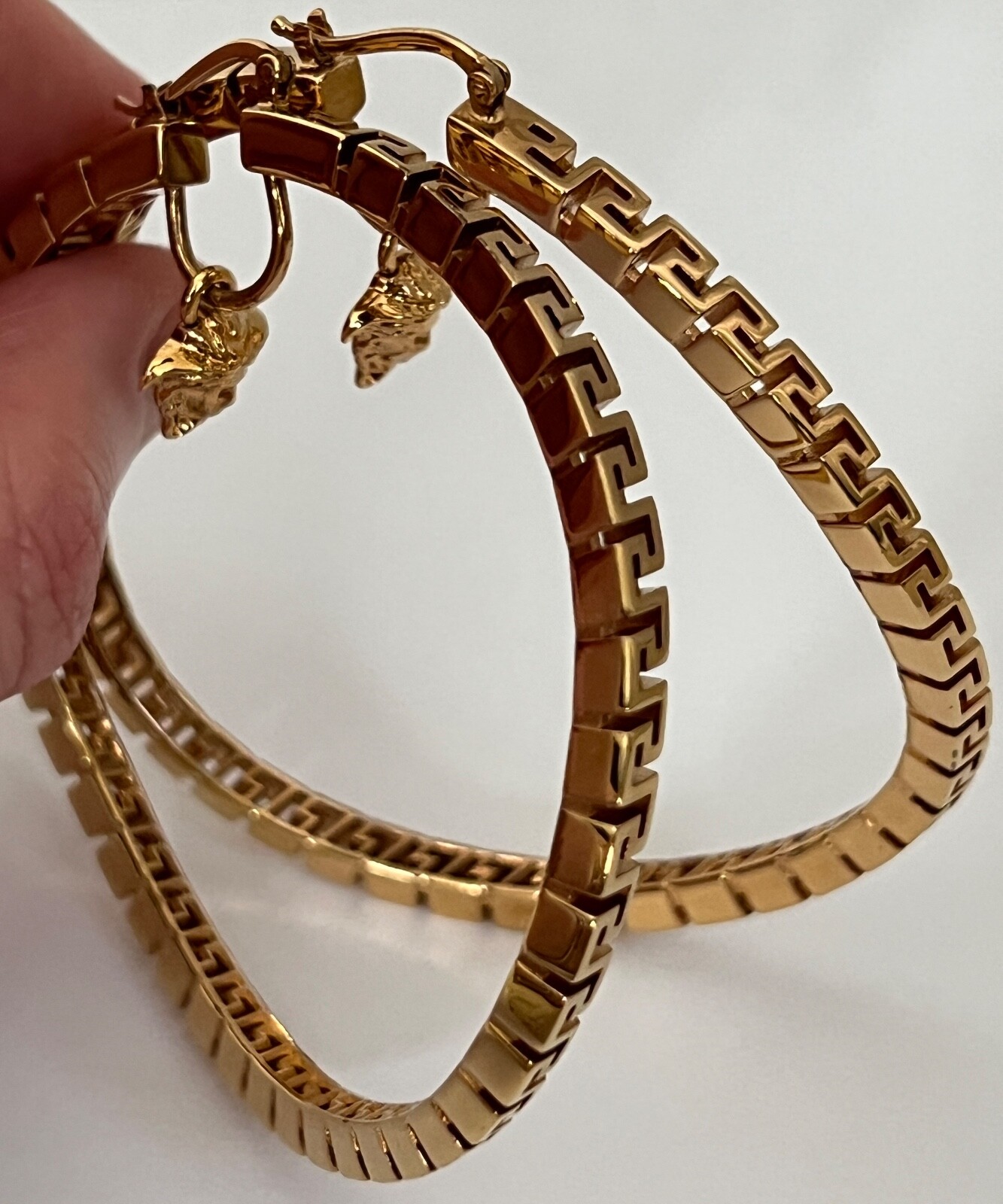 NIB Versace Medusa Logo Charm Greca Greek Key Gold Large Curved Hoop Earrings