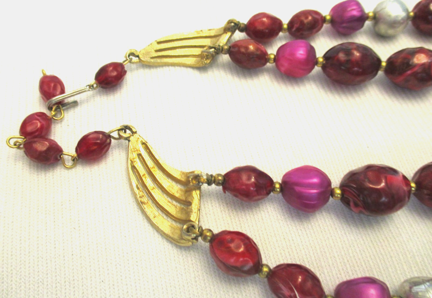 VTG Beautiful Multicolored 2 Strand Beaded Necklace 16 1/2″ Long