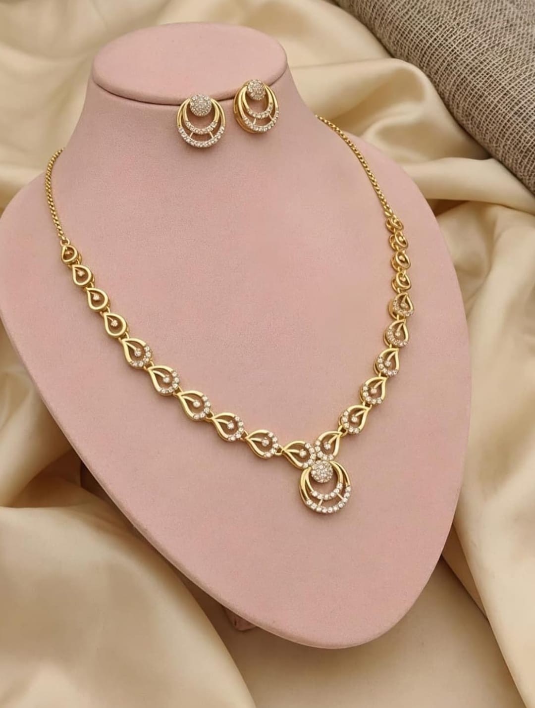 Indian bollywood gold plated necklace with matching earrings women and girls