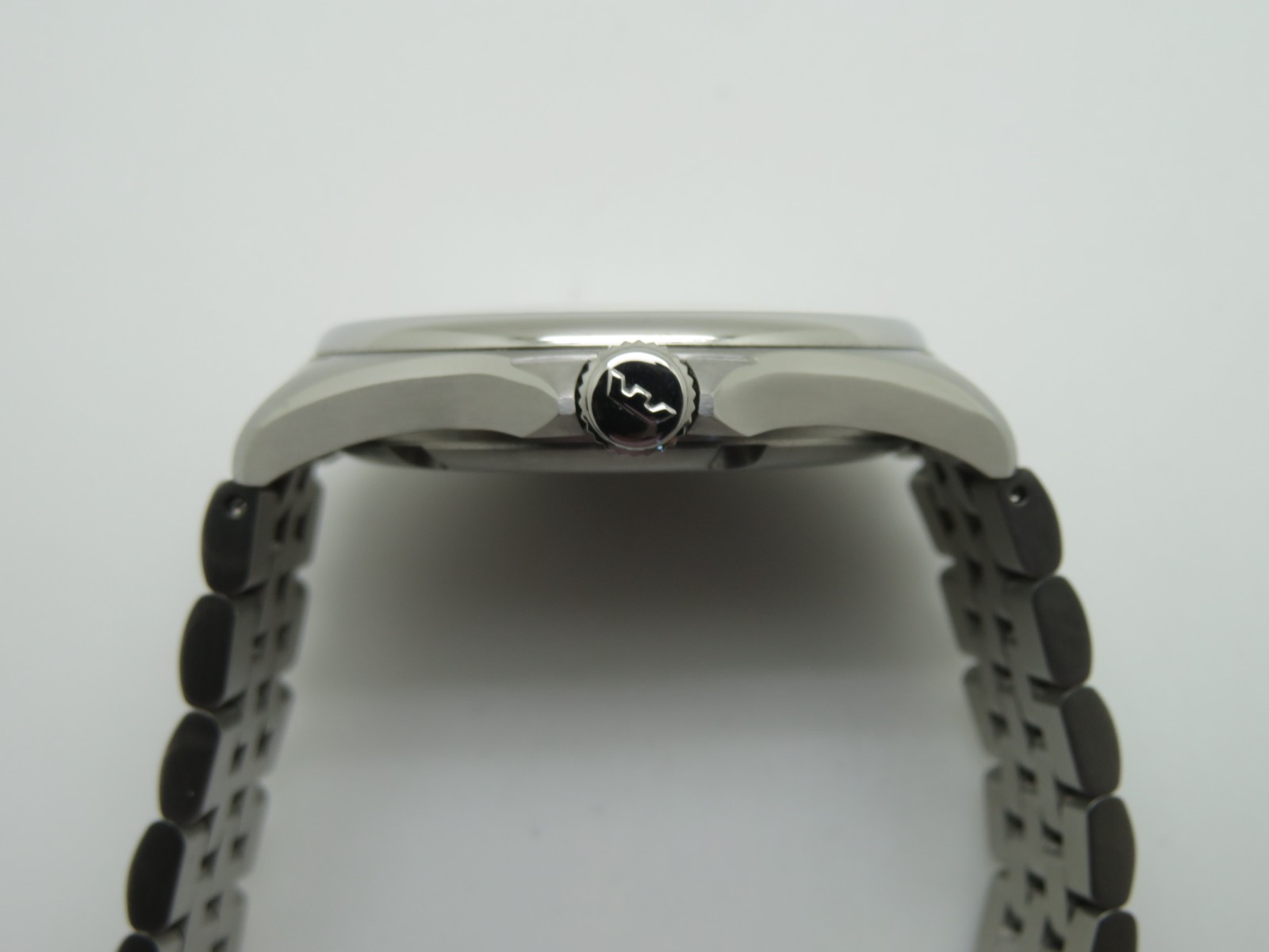 2024 Glycine GL0454 Men’s 43mm Stainless Steel Swiss Automatic Wristwatch