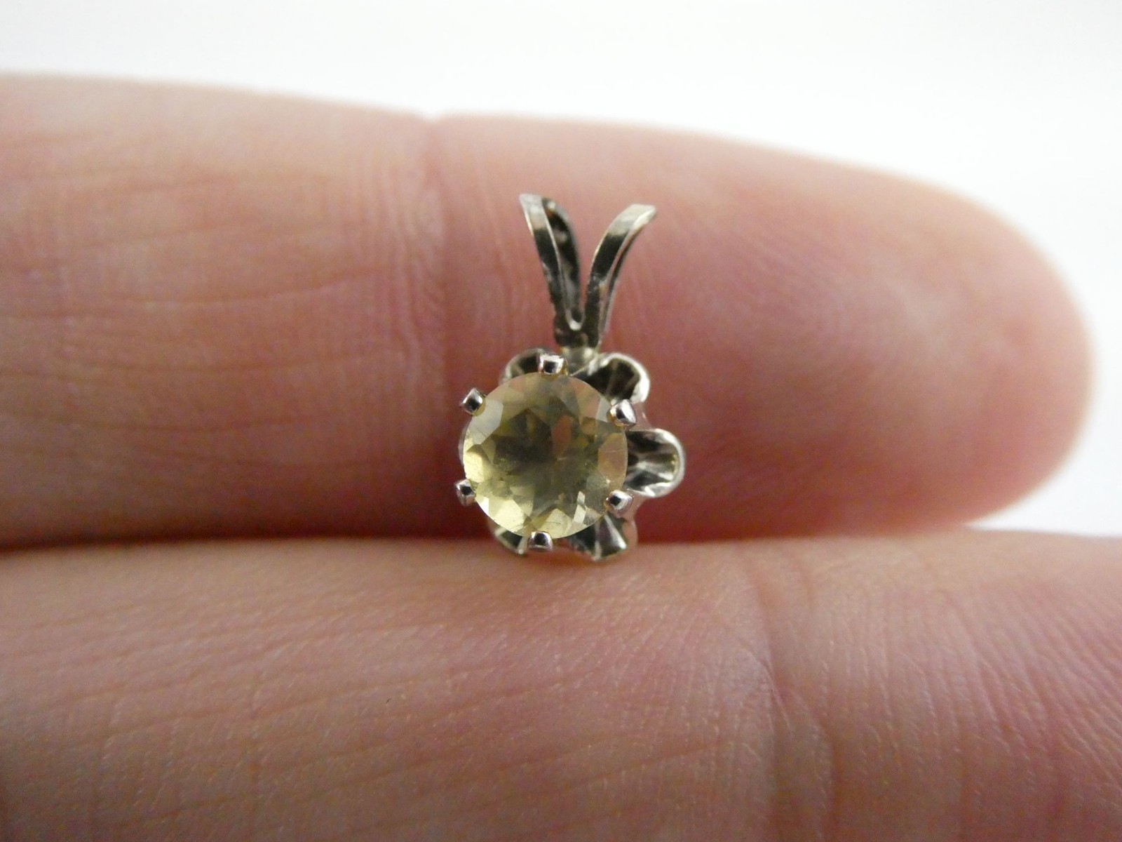 ALR Sterling Silver Round Cut Citrine Miniature Pendant 925 .5g 11.35mm Length