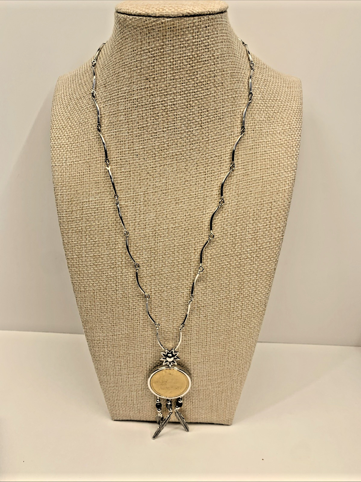 U.S Mint Sacagawea Golden Dollar Coin Silver Tone Pendant Necklace Vintage 2000
