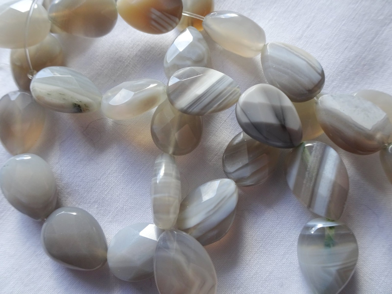 12 1/2″ Str Natural Faceted Agate Drops Stone Beads 13-14mm Long A577 DNG
