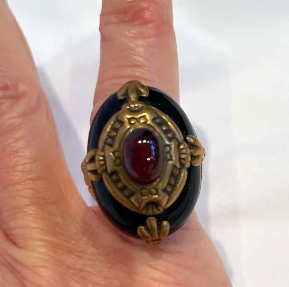 Vintage Etruscan Revival Gold Ring Carnelian Cabochon Mediterranean Style Size 6