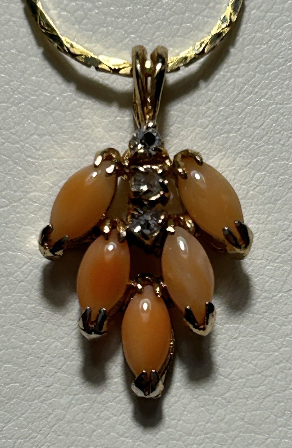 Hawaii Pacifica Angel Skin Coral & CZ necklace Vintage 1970s Gold Tone Maui 17”