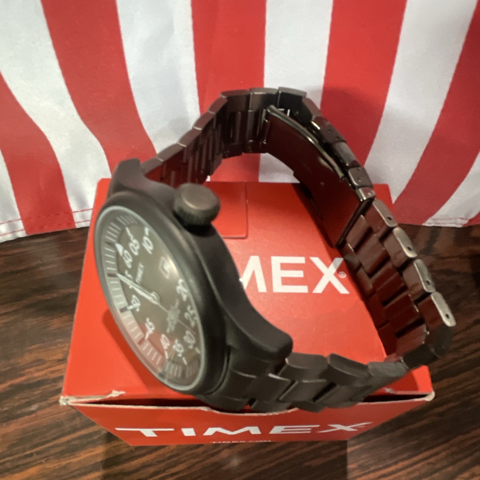 Timex Expedition Men’s Quartz Black Dial Arabic Date Indiglo 50m SS Bracelet Box