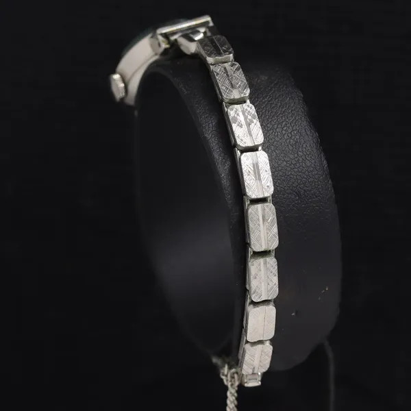Working Seiko 11-0760 manual winding silver dial 21 jewels ladies’ watch KRH