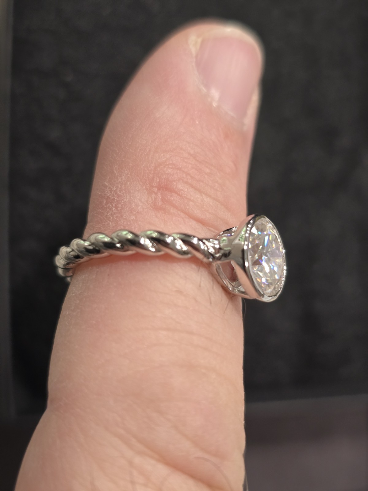 BRAND NEW IN BOX ENGAGEMENT RING Size 7 Moissanite Platineve Soltaire 1.90ct