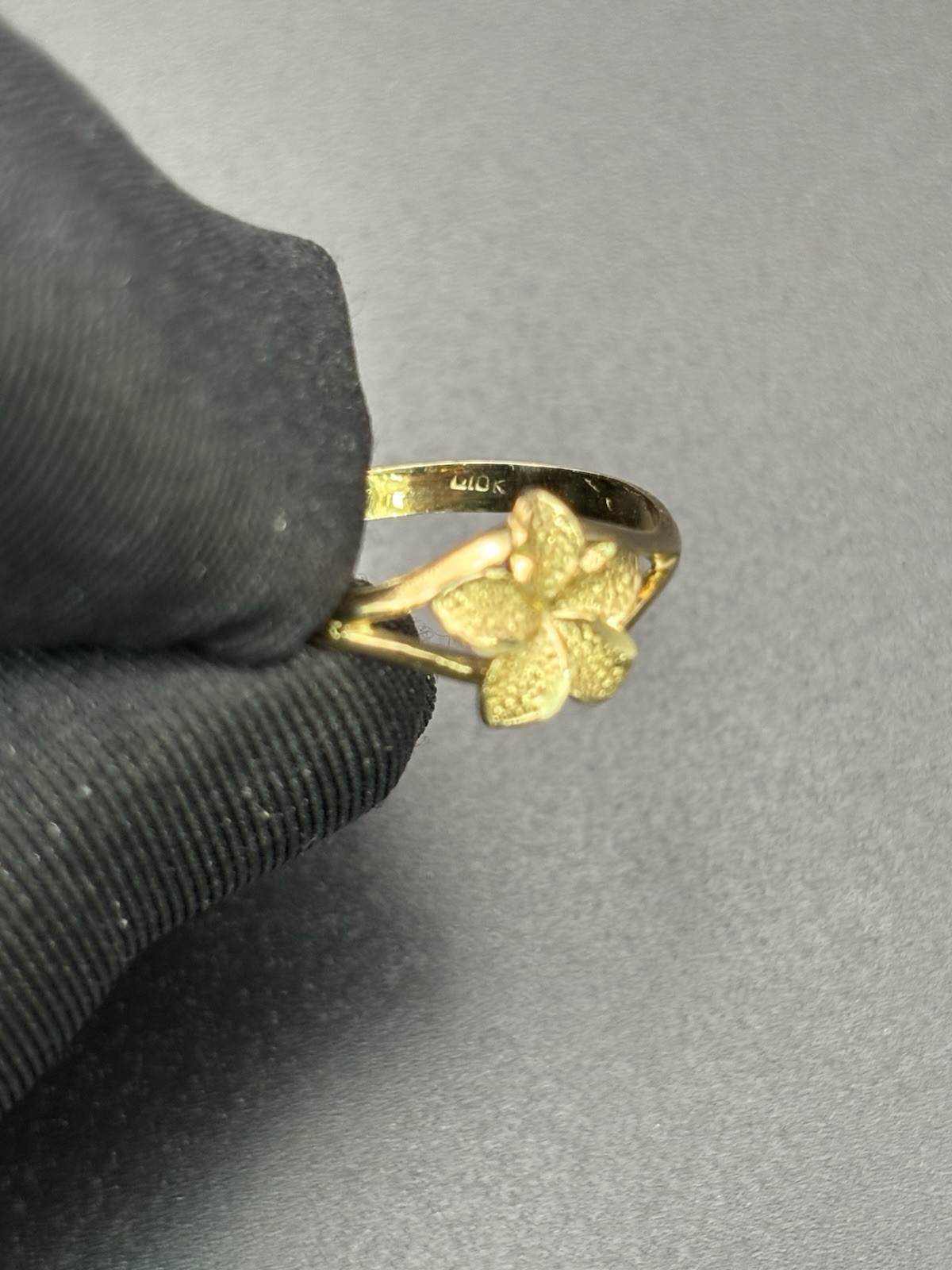 10k Solid Gold Ring Flower