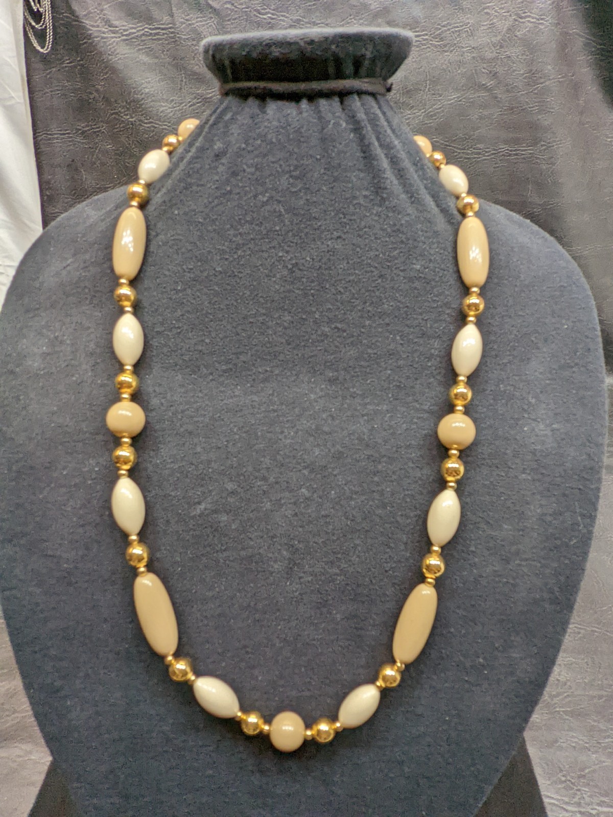 Vintage Napier Cream Beige Plastic Bead Necklace Gold Tone Signed 1970s Retro