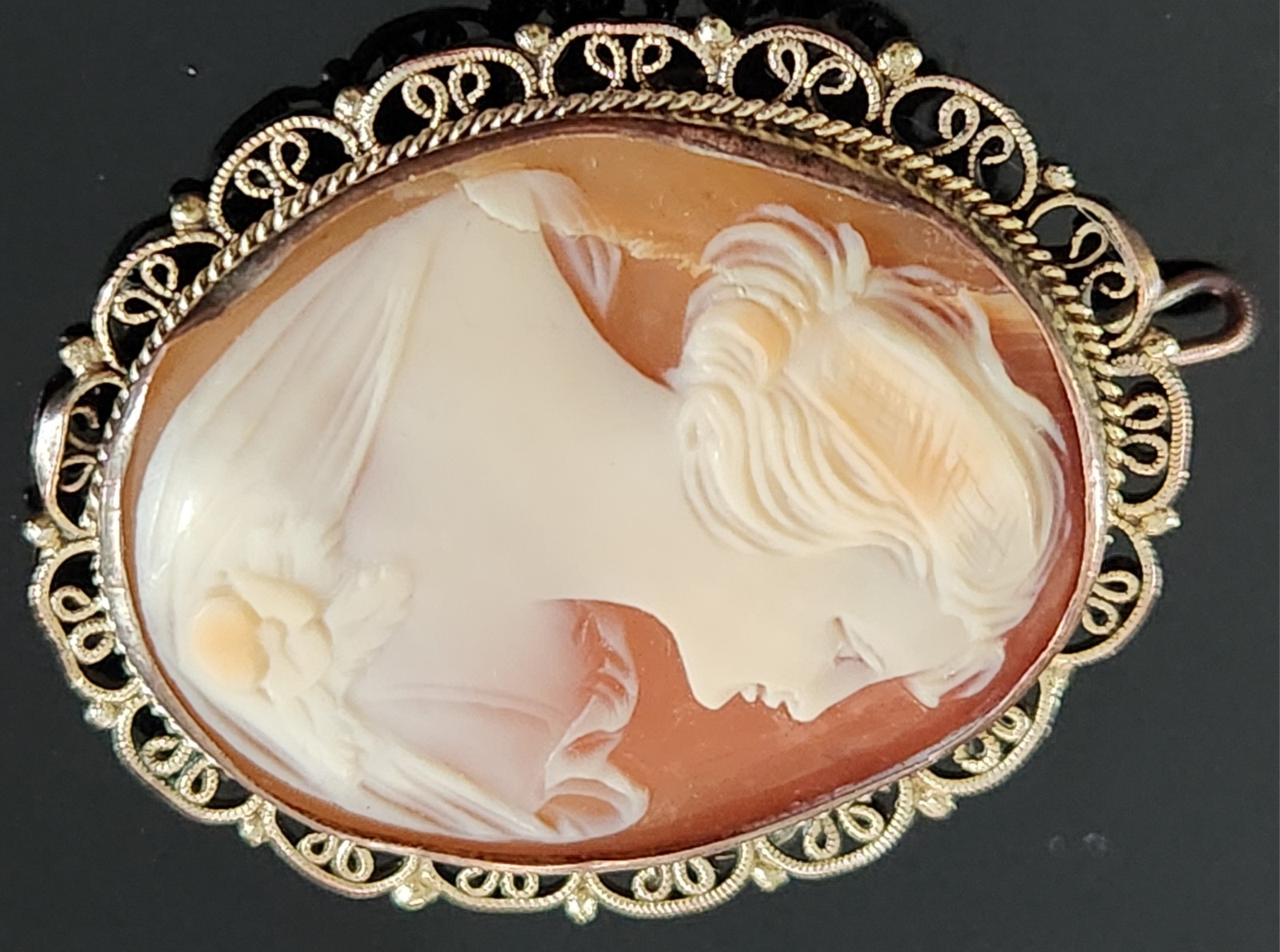VTG SHELL CAMEO PROFILE HIGH RELIEF CARVING FILLIGREE TRIMED PENDANT 1.5″