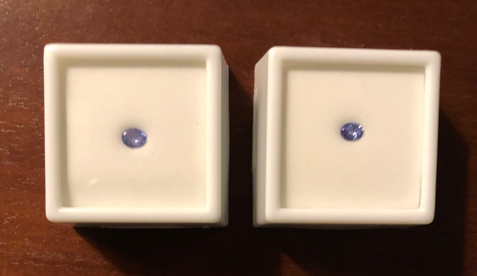 Lot of 2 Tanzanite stones . 25ct min 5x4mm