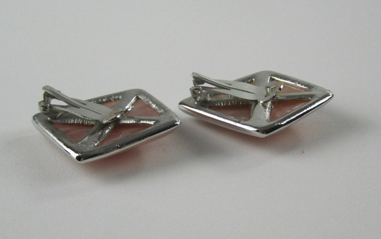 Vintage Pink Kite Earrings Marbled Satin Texture Silver Tone Clip-on (E1)