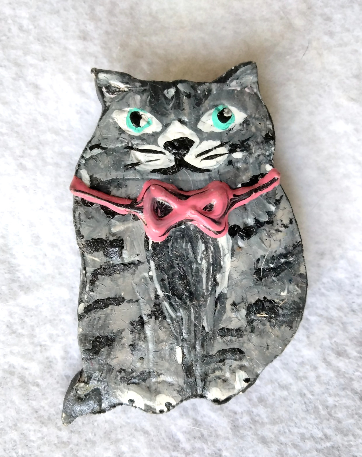 Handmade Wooden Gray Tabby Cat Brooch (173 – 2587)