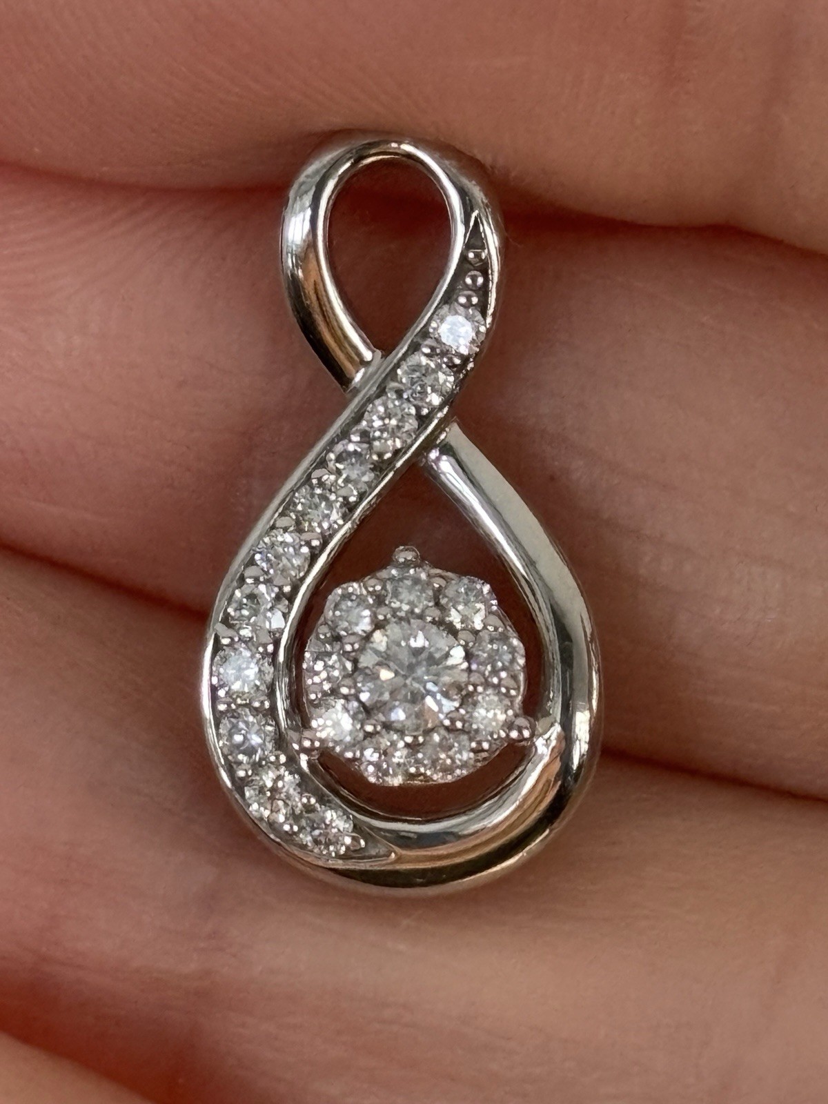 $855 IGI Certified 14K White Gold 1/3 Ct H/I1 Infinity Diamond Necklace Pendant