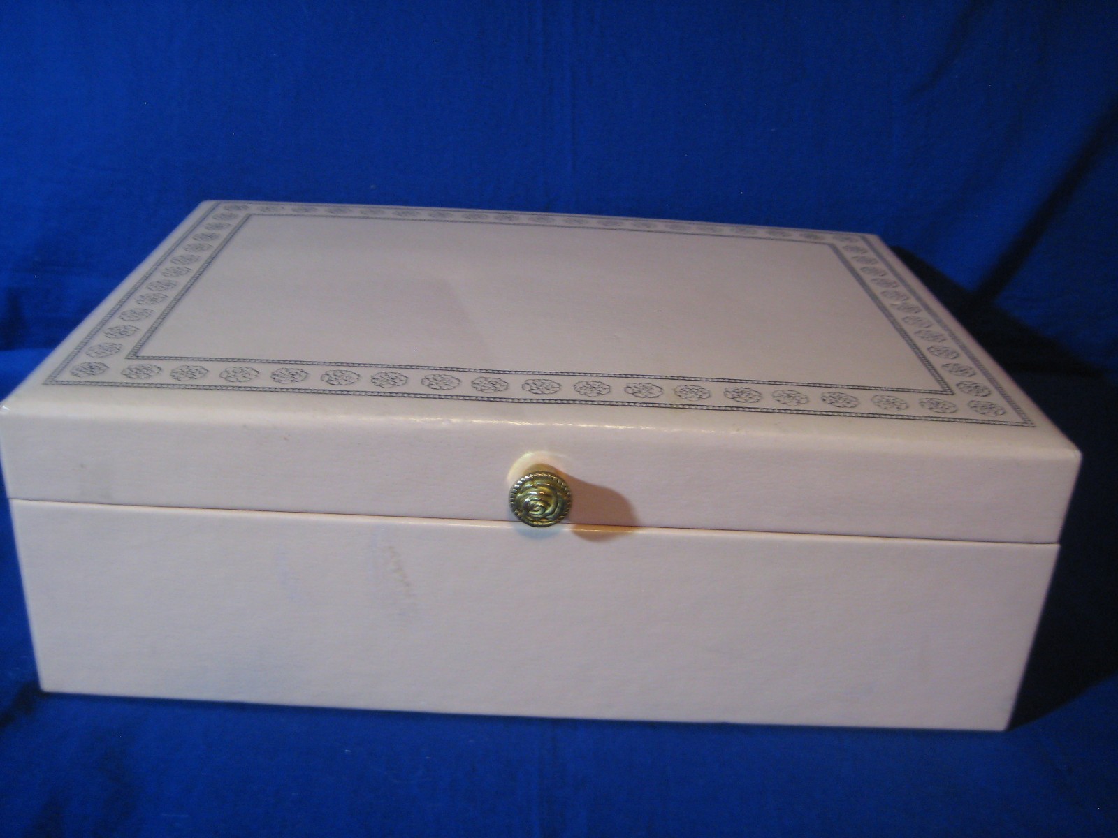 Vintage 1960’s Lady Buxton Jewelry Box Light Pink w/gold flowers