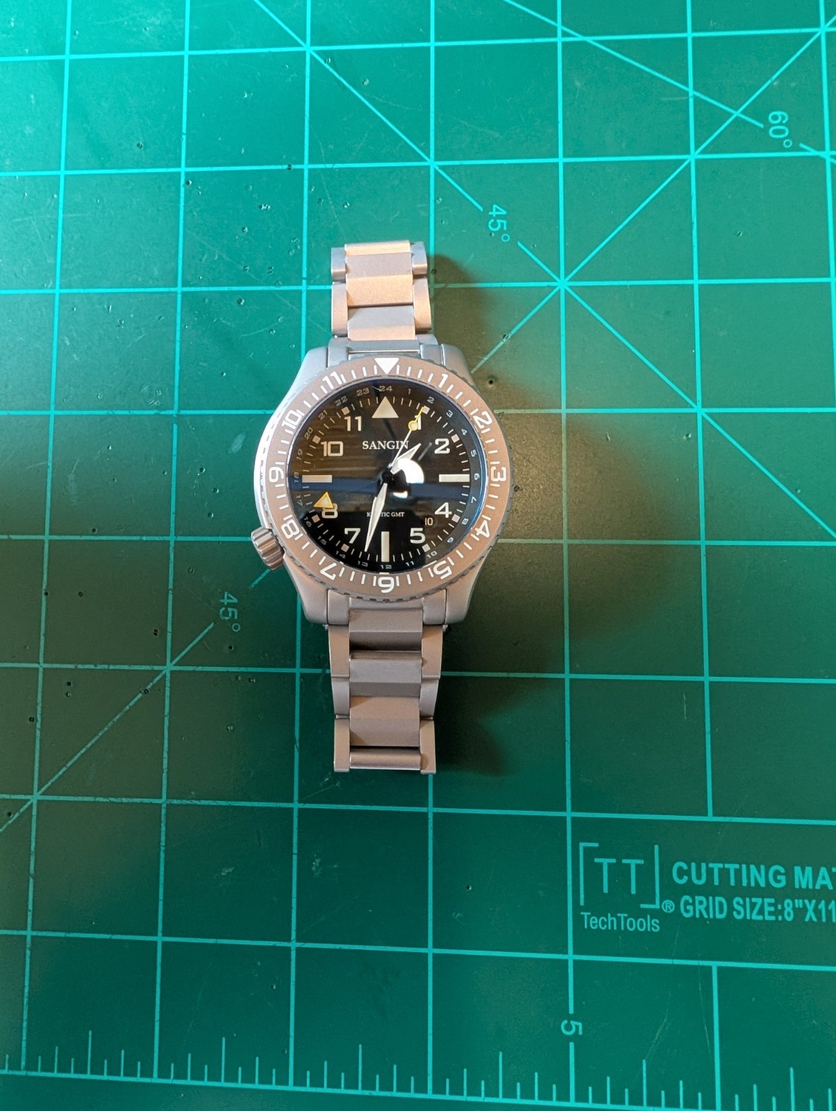 Sangin Instruments Kinetic II Pilot GMT Men’s Watch. 200m Water Resistant.
