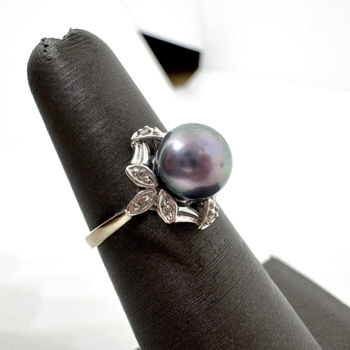 14K White Gold 0.008ctw Diamond Black Pearl Ring Sz: 4.5 – 2.29G! (WMP019491)