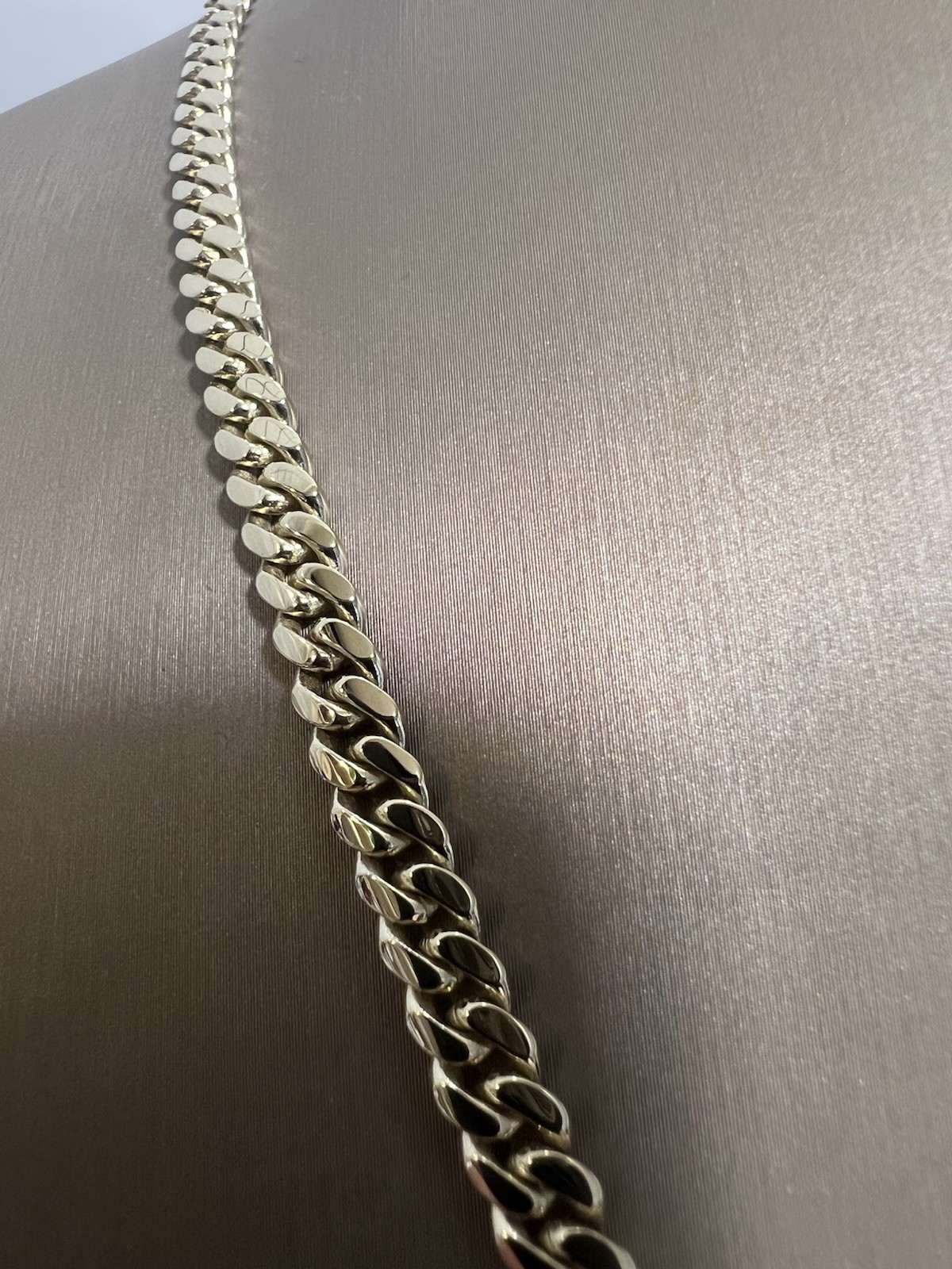 Men’s Solid 14k Yellow Gold Miami Cuban Link Chain 5mm Necklace 20” Approx. 39G.