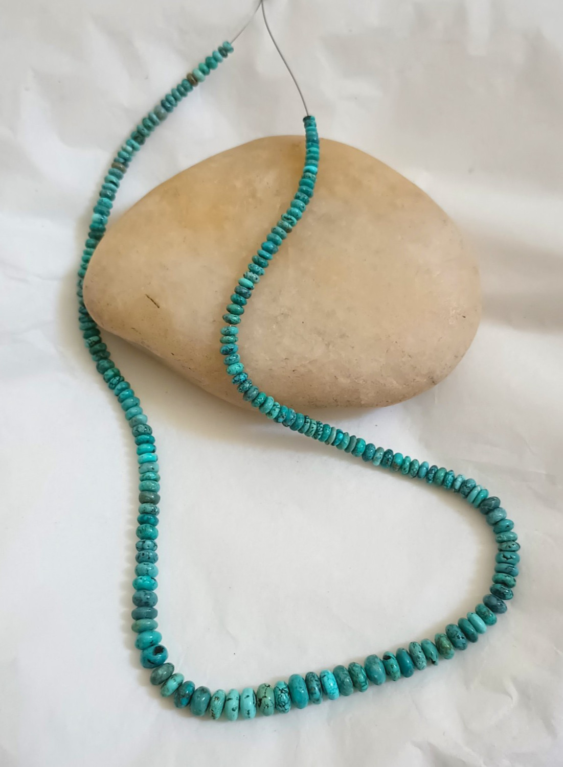 OLD STOCK, HI-GRADE HUBEI TURQUOISE 3-8MM RONDELLE BEADS – 17.75″ – 3206E