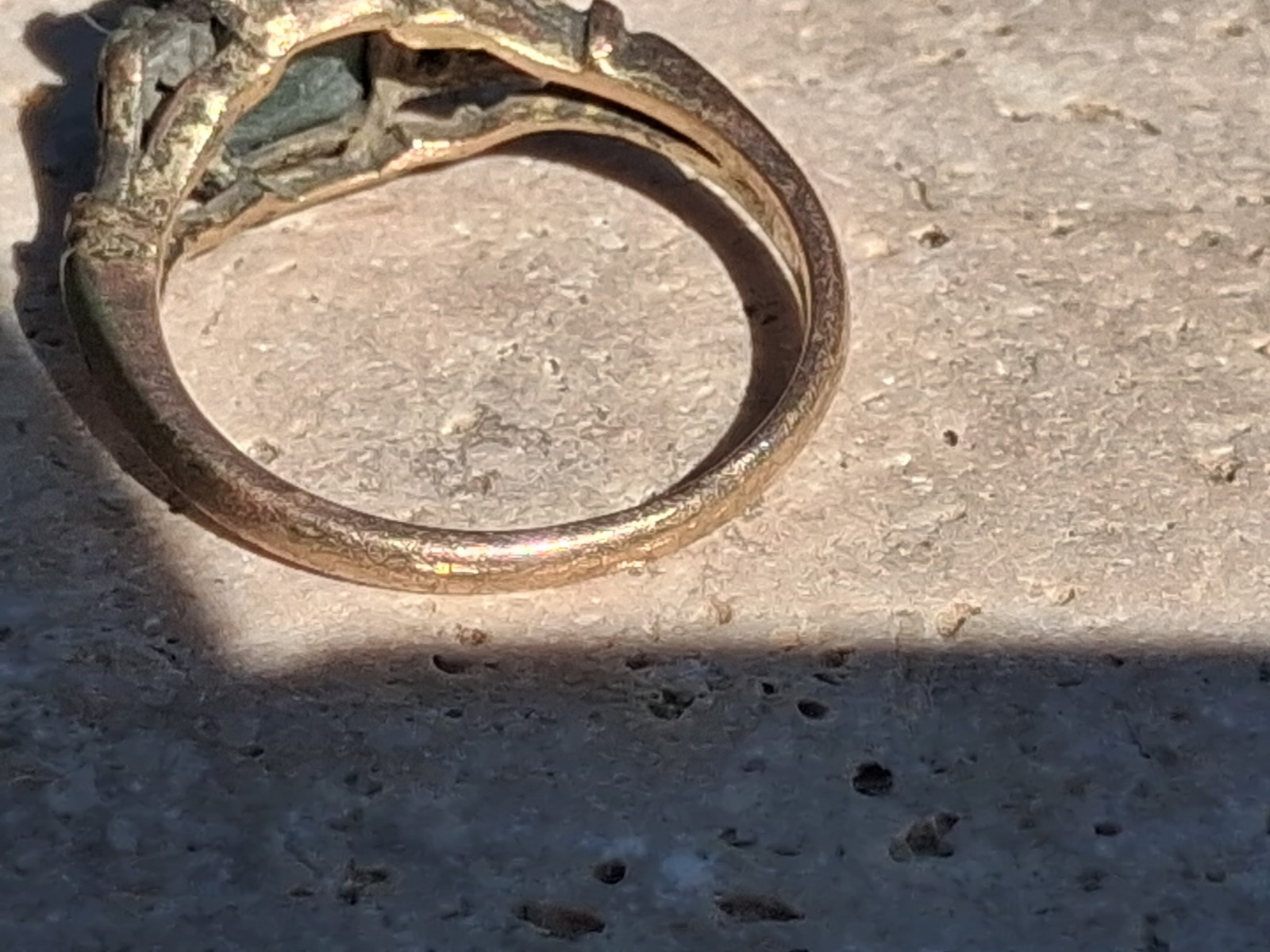 Unique antique victorian 14k gold ring Needs Professional Cleaning