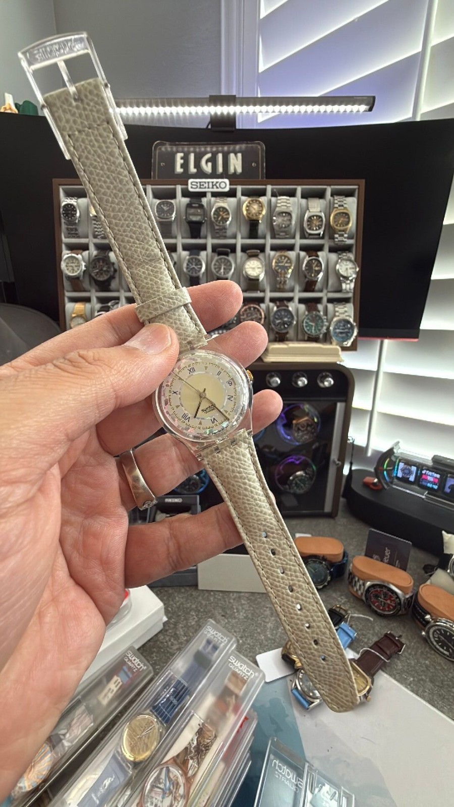 Swatch Feathers GK403 Standard Gent 1990s Swiss Quartz Watch NOS Unworn Leather