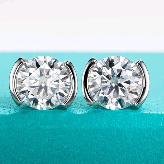1.90 Ct Treated Certified Pretty White Diamond Solitaire Stud In 925 Silver