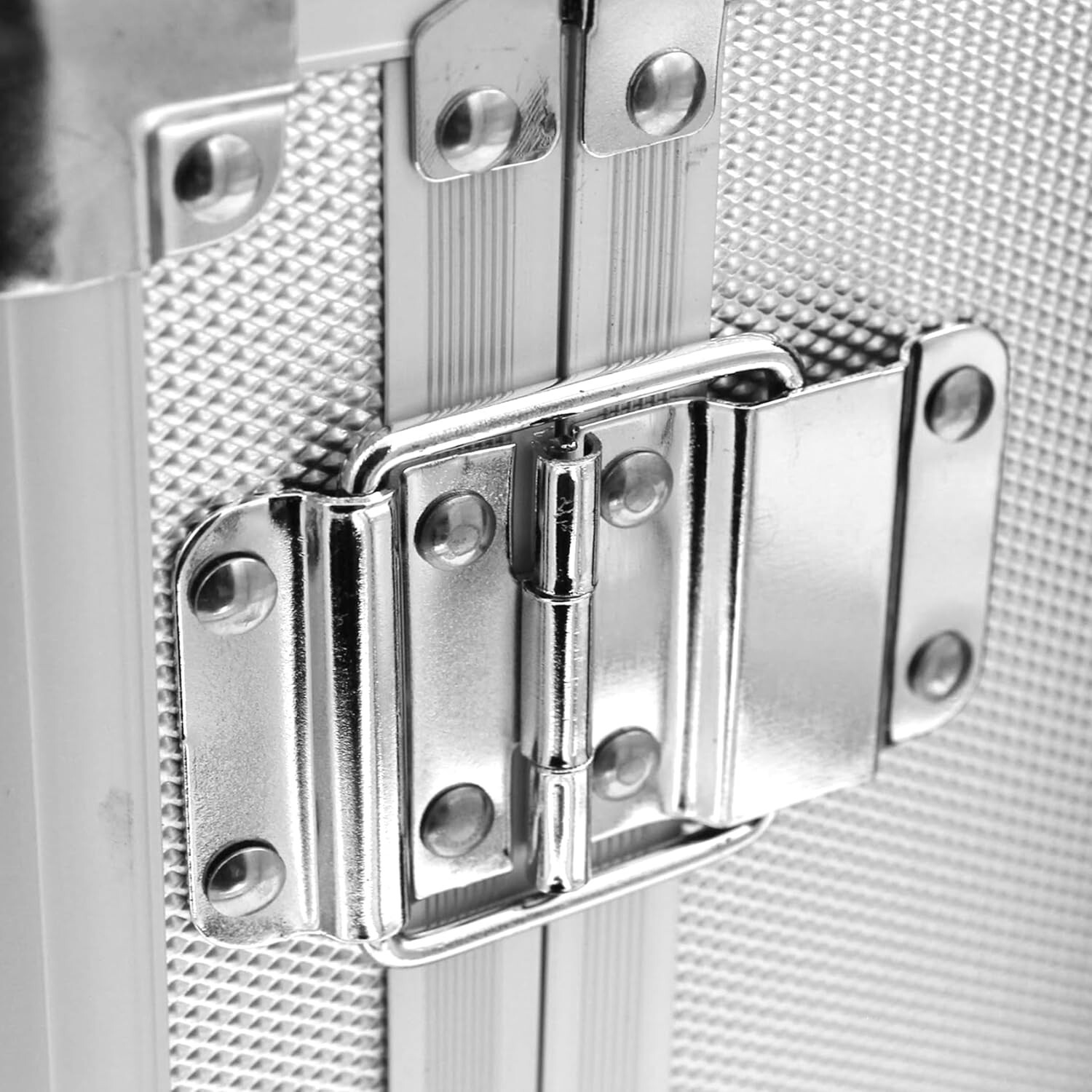 Aluminum Jewelry Storage Organizer Case Cabinet Rolling 16 3/8″ Combination Lock