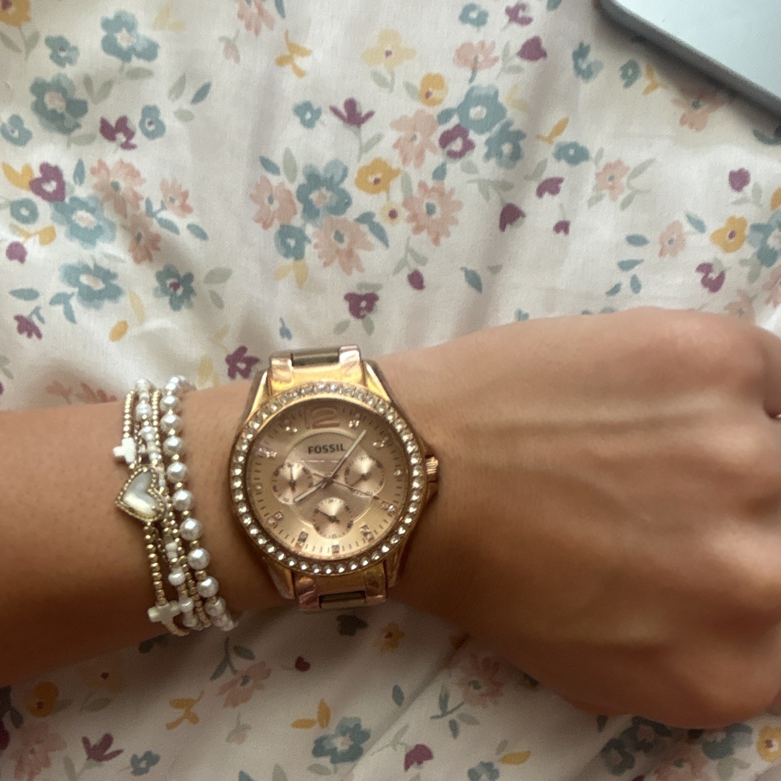 Fossil Riley Women’s Gold Tone Chronograph Quartz Crystal Bezel Bracelet