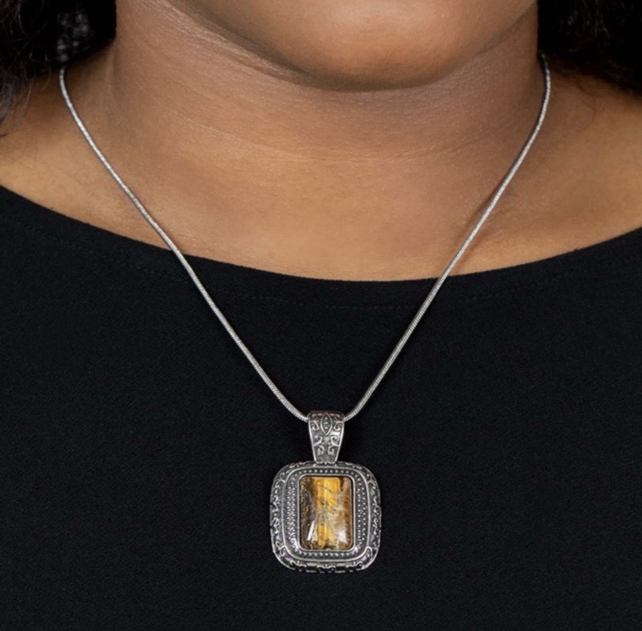 Right Hand Talisman Paparazzi Necklace