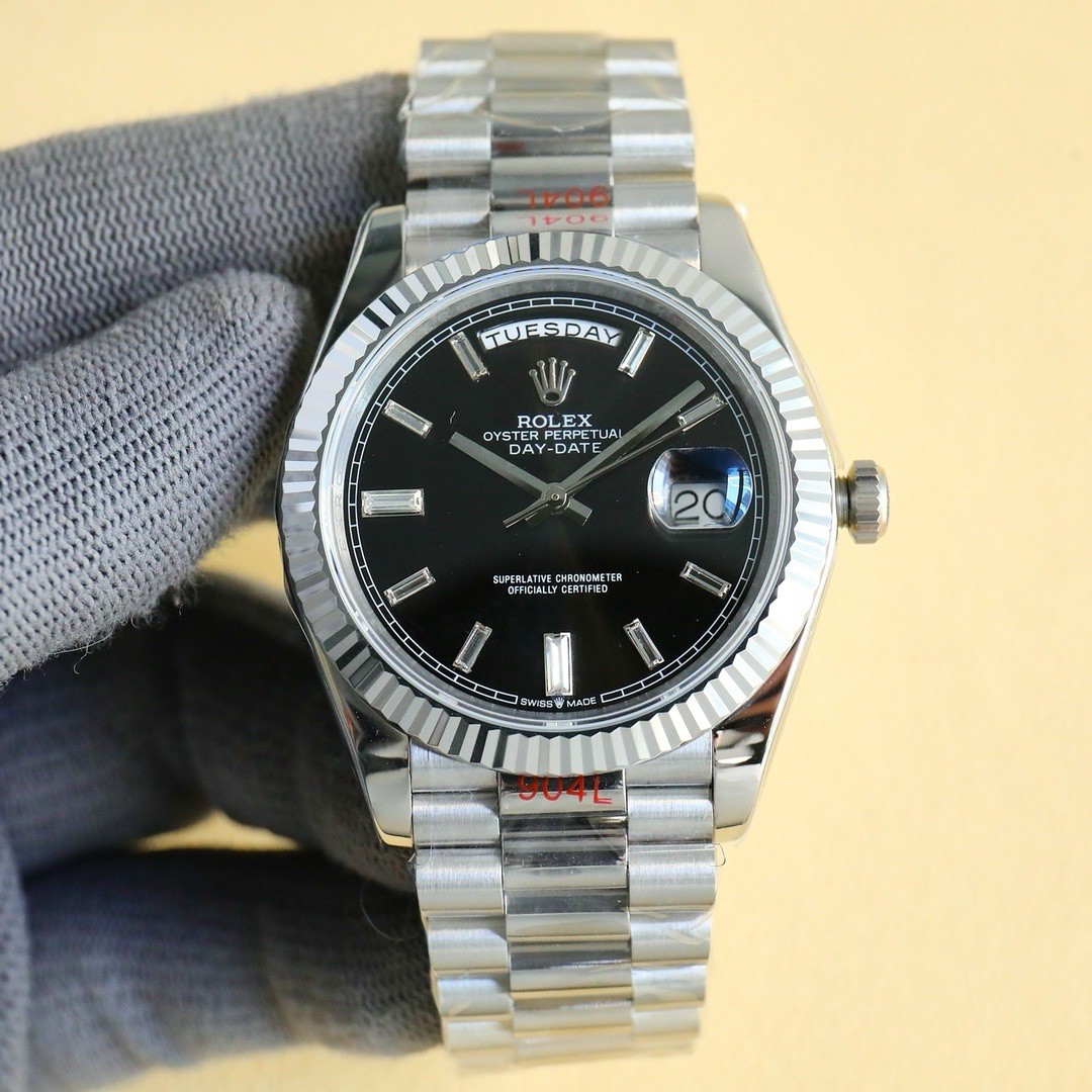 Rolex Oyster Perpetual Day-Date 40mm Fluted Bezel Auto Day/Date Bracelet