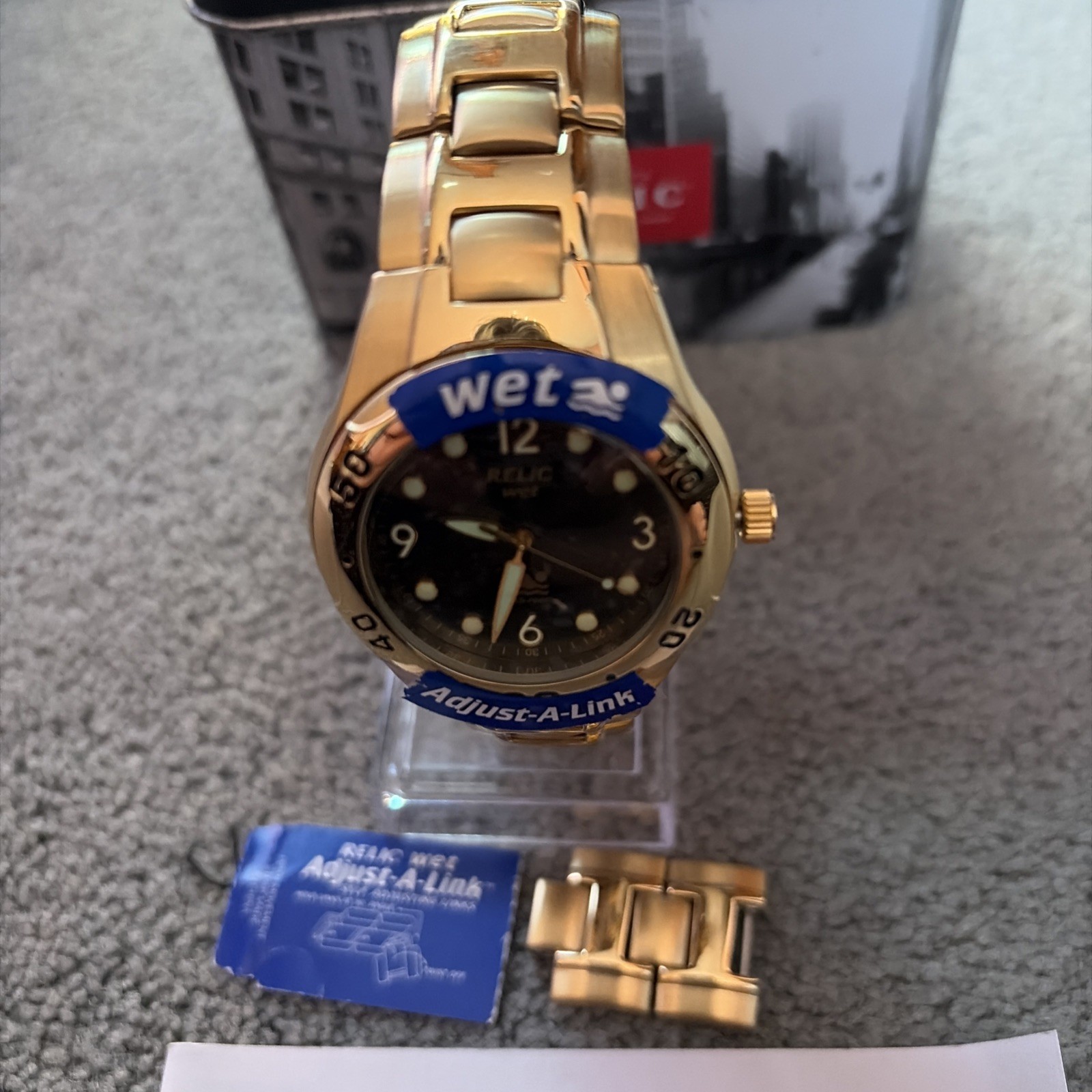 Relic Wet Men’s Wristwatch 50m/165ft With Box ZR11570 Gold Tone Stainless Steel