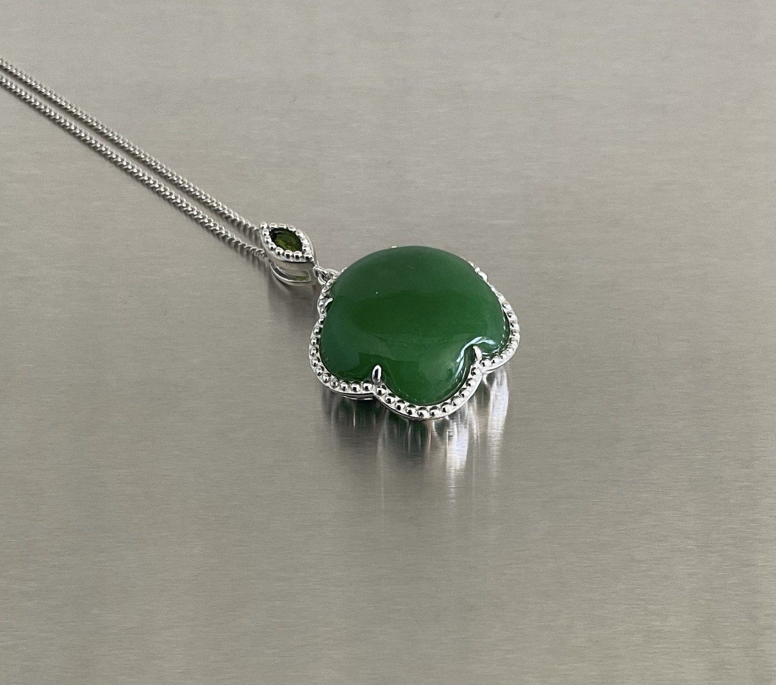 Green Jade Chrome Diopside Floral Pendant Necklace 925 Sterling Silver 18″ Chain