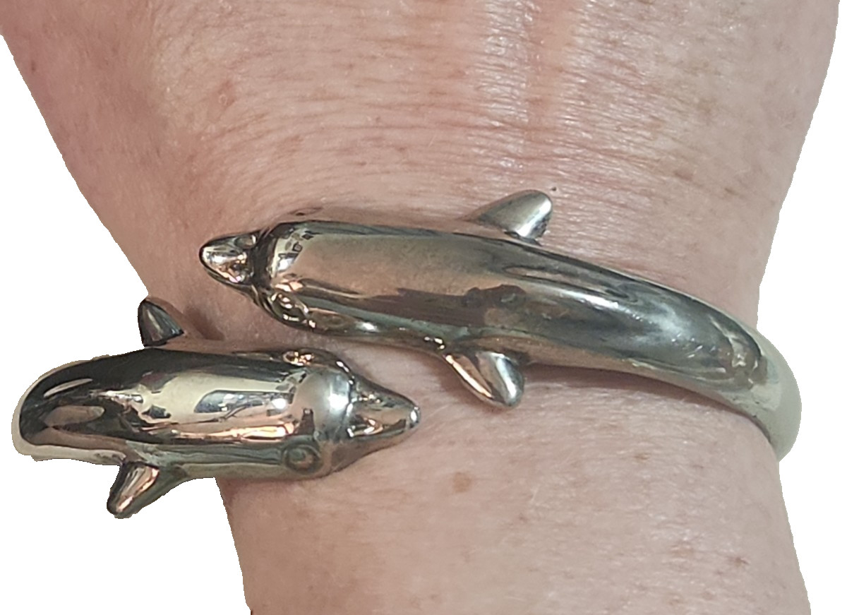 Sterling silver dolphin hinged bangle bracelet marked 925 sea life beach 46 Gram