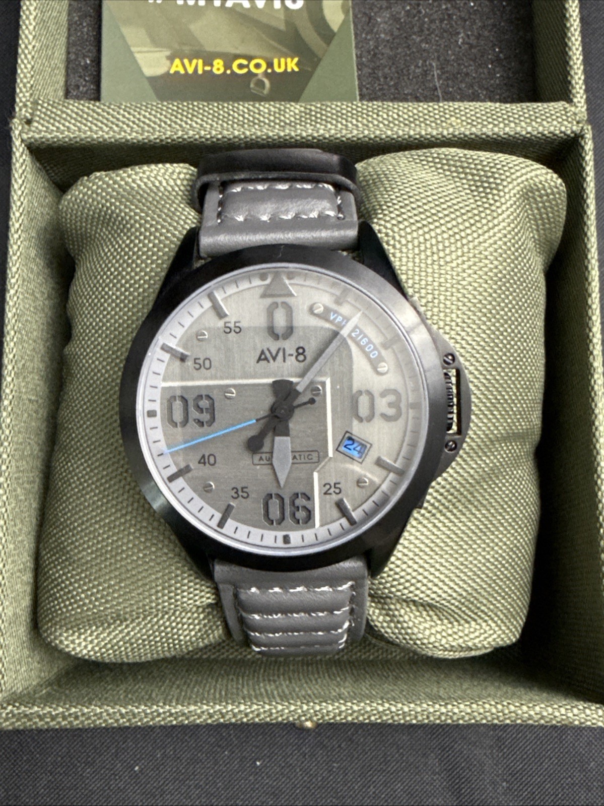 AVI‑8 …..P-51 Mustang Bottisham Quartz Limited-Edition – model number AV-4069