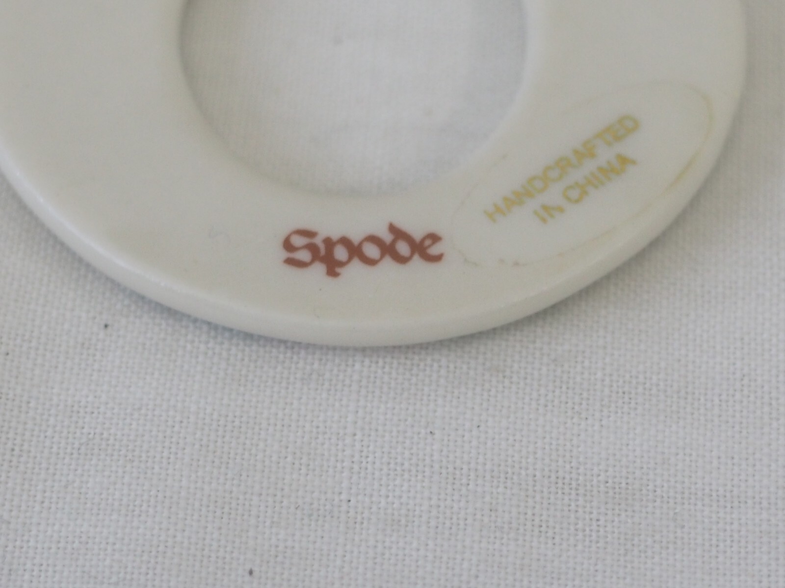 Vintage Spode Christmas Tree Holiday Cheer Pin Brooch Ceramic Porcelain Wreath