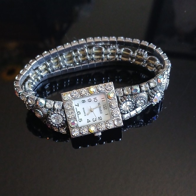 Women’s Quartz Square Analog Dress Watch White Dial Rhinestone Silver Bracelet