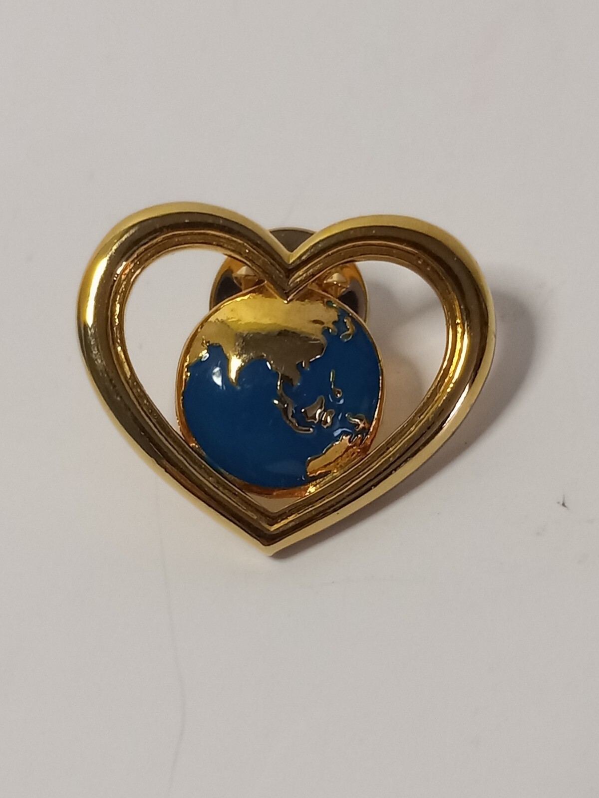 Avon Heart of Asia Pin Jewelry Brooche Gold Toned Metal