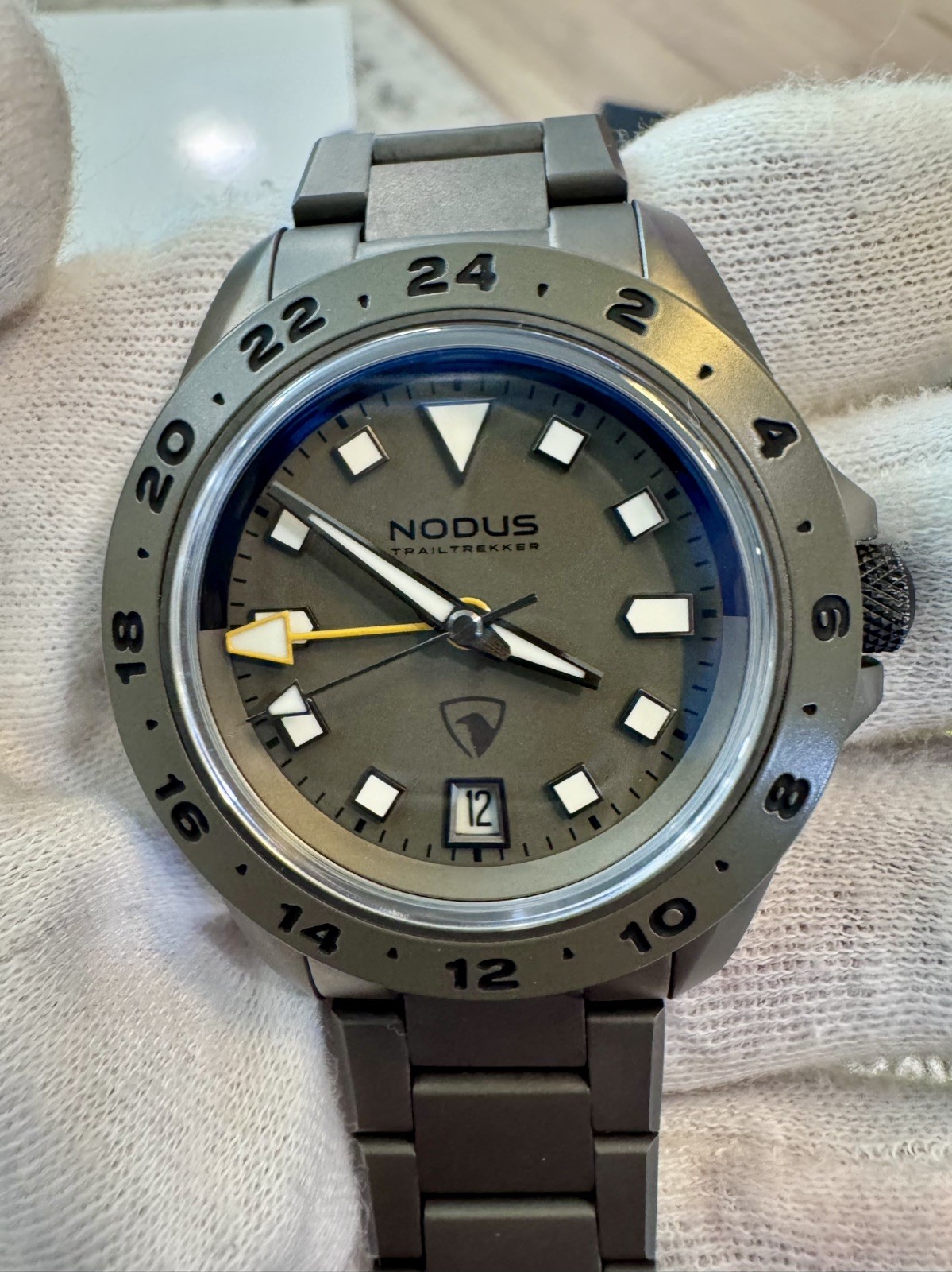 NODUS x RAVEN TRAILTREKKER Field GMT Clay 39.5mm, box & papers- only one on Ebay