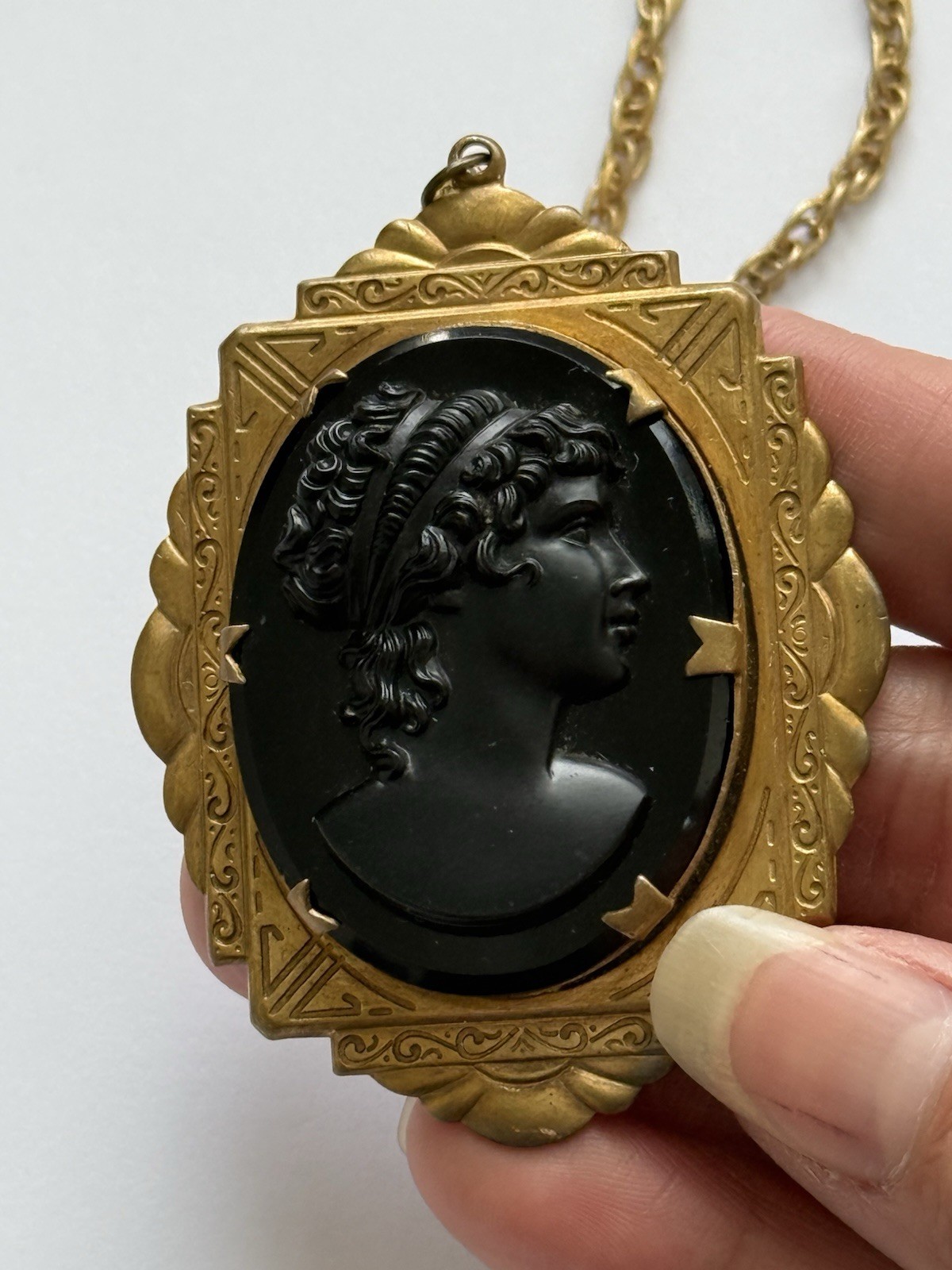 Vintage Unsigned Art Deco Black Molded Cameo Lady in Gold-Tone