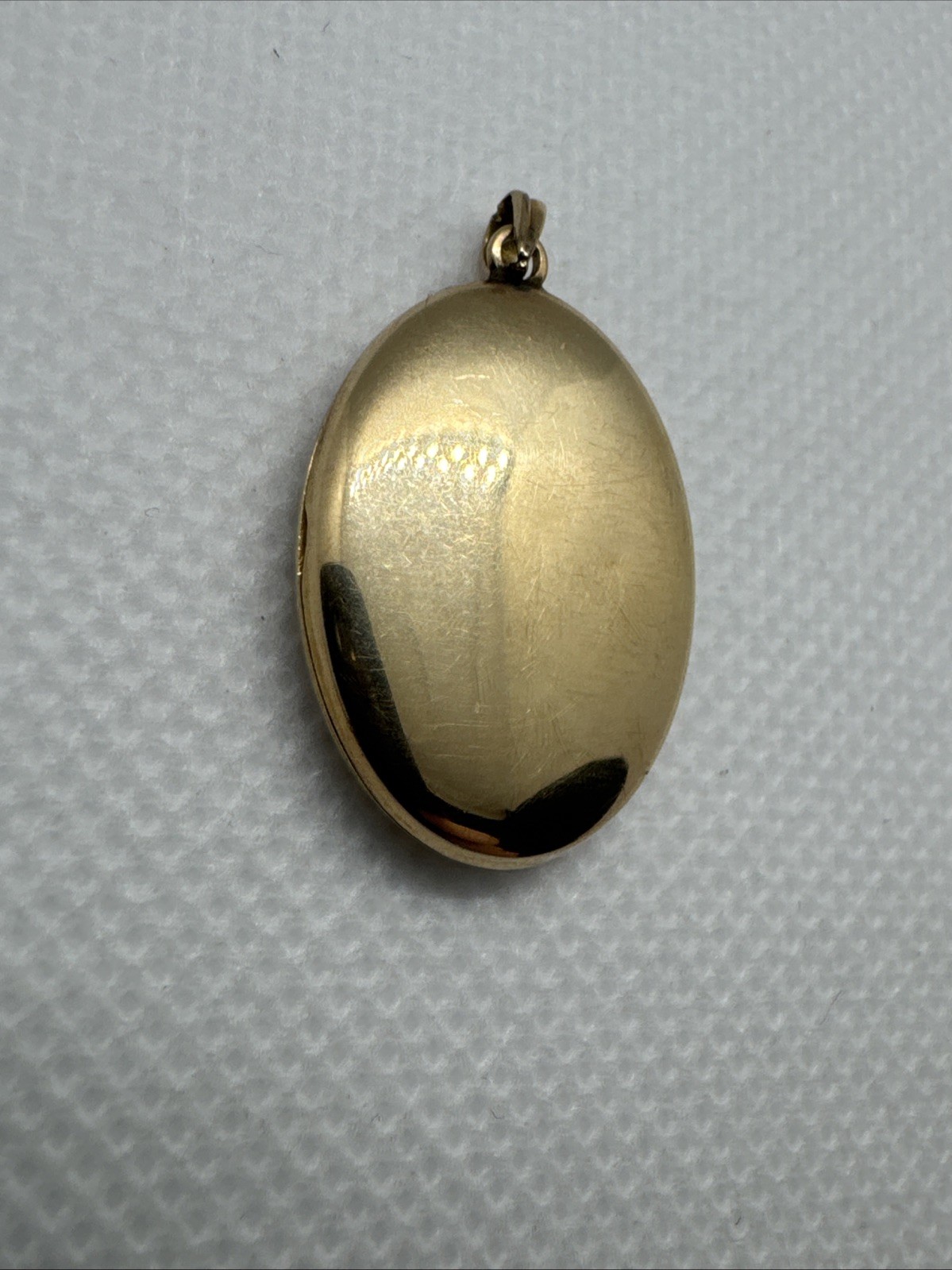 10K Yellow Gold Esemco Vintage Oval Locket Etched w/ Photos 3.17 grams Heirloom