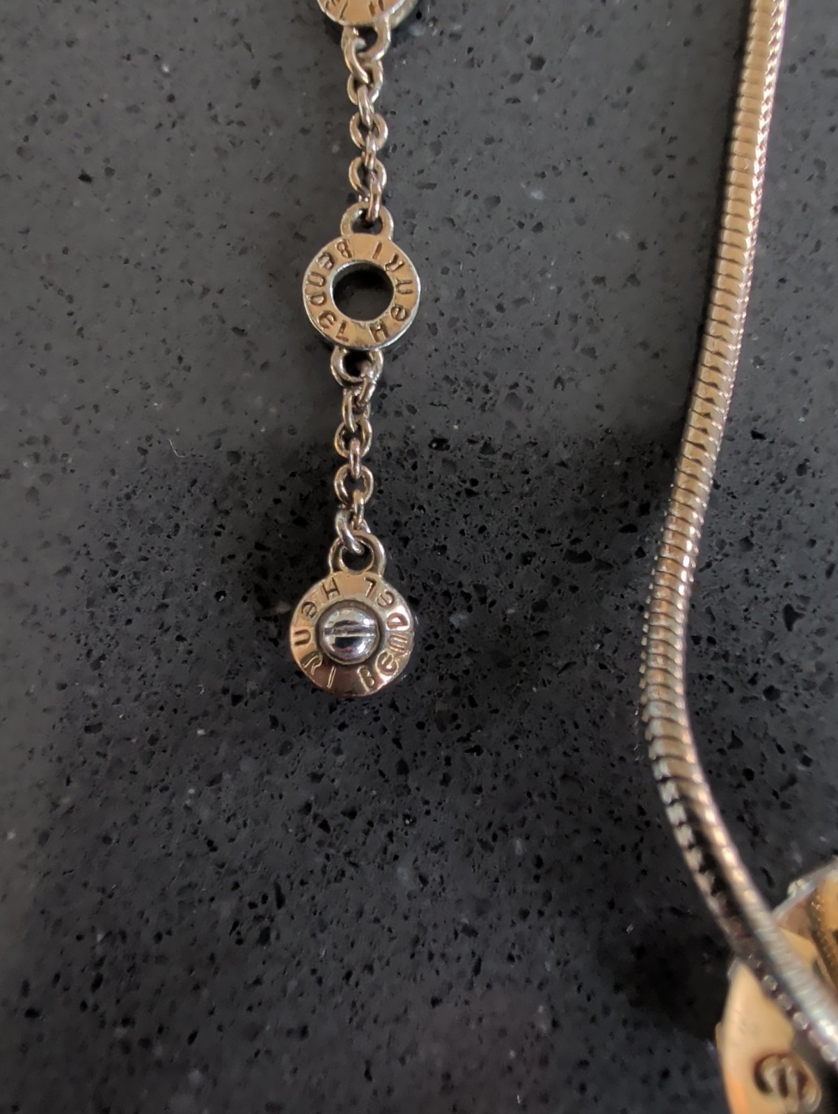 HENRI BENDEL Logo Disc Flower Gold Tone Crystal Round Disc Necklace R145
