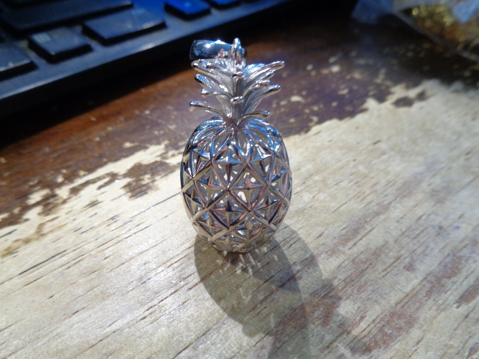 22.5MM HEAVY WG-PLATED 925 SILVER EXTRA-EXTRA LARGE HAWAIIAN PINEAPPLE PENDANT