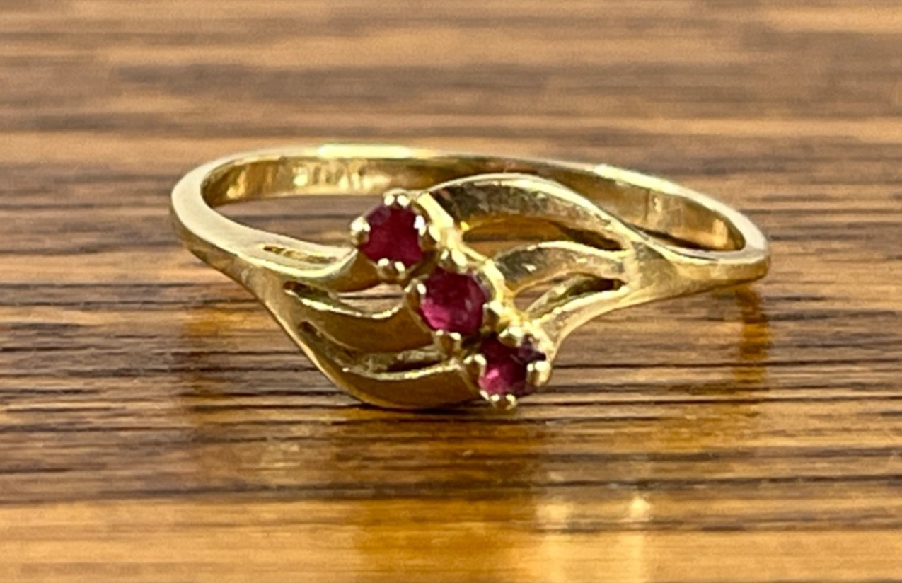 Vintage 10k Natural Ruby Bypass Cocktail Ring Estate 10k Yellow Gold Size 5