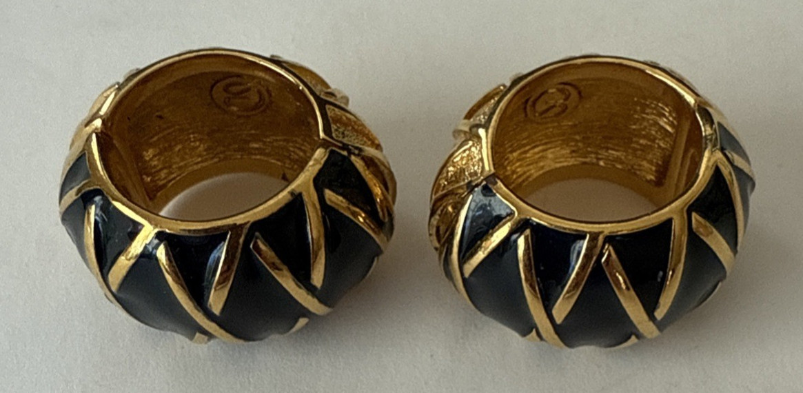 Vintage St John Hinged Enamel Hoop Earrings Gold Tone None Pierced
