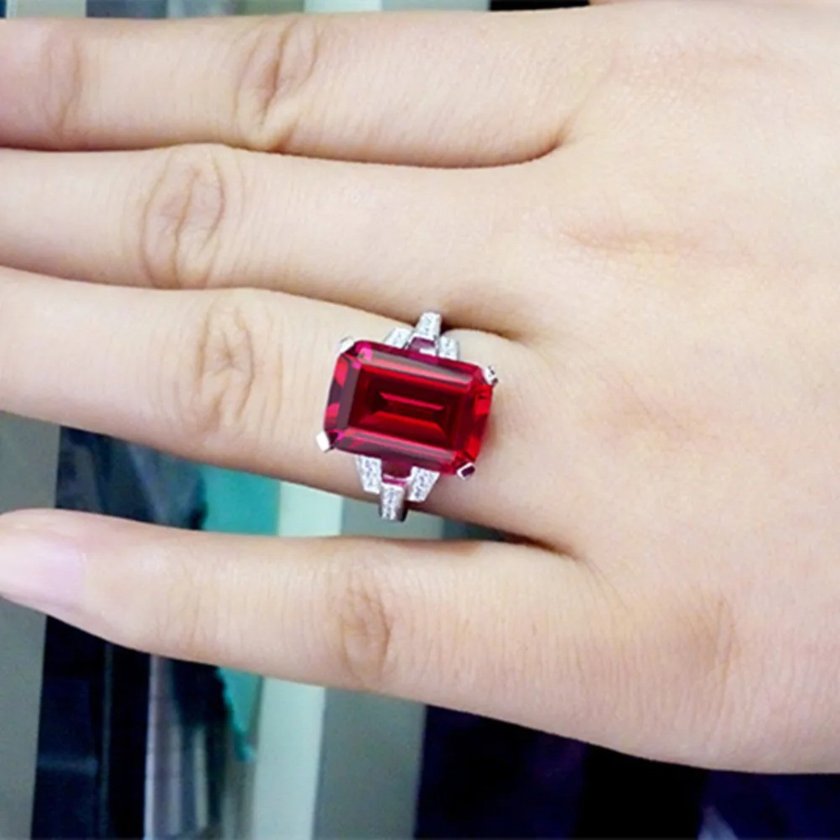 Blood-red Ruby Mohs Hardness 9 Rectangle Faceted Gemstone Emerald Cut Ruby Gem