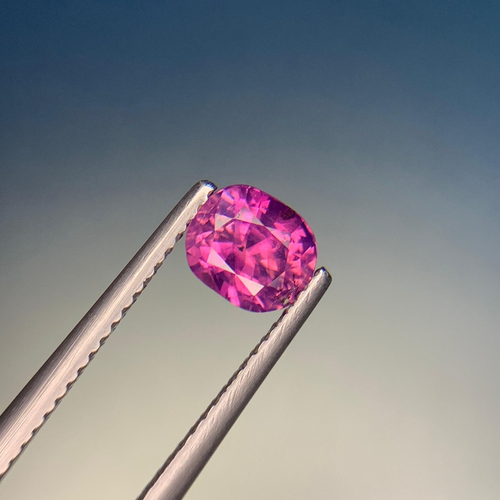 GFCO Certifide Beautiful 1.33 CTs Natural Pink Sapphire Gemstone.